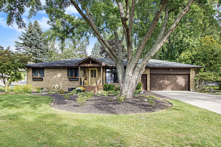 5293 Washington Avenue  St. Joseph MI 49085 photo