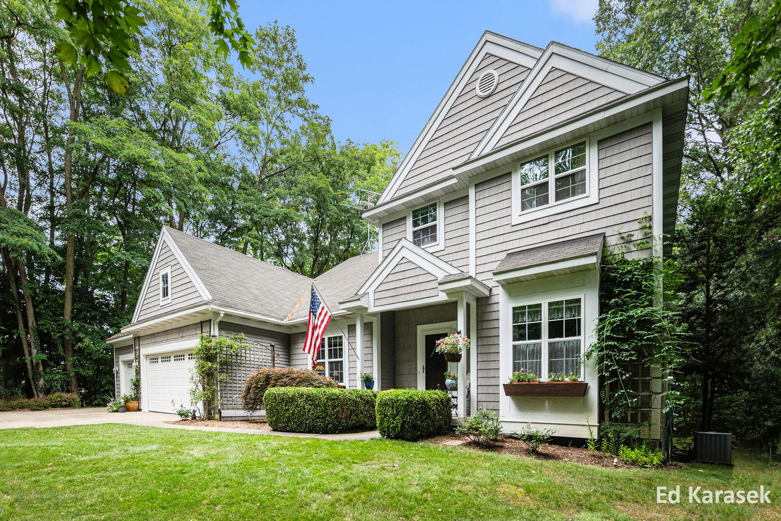 Property Photo:  6127 Kings Way  MI 49453 