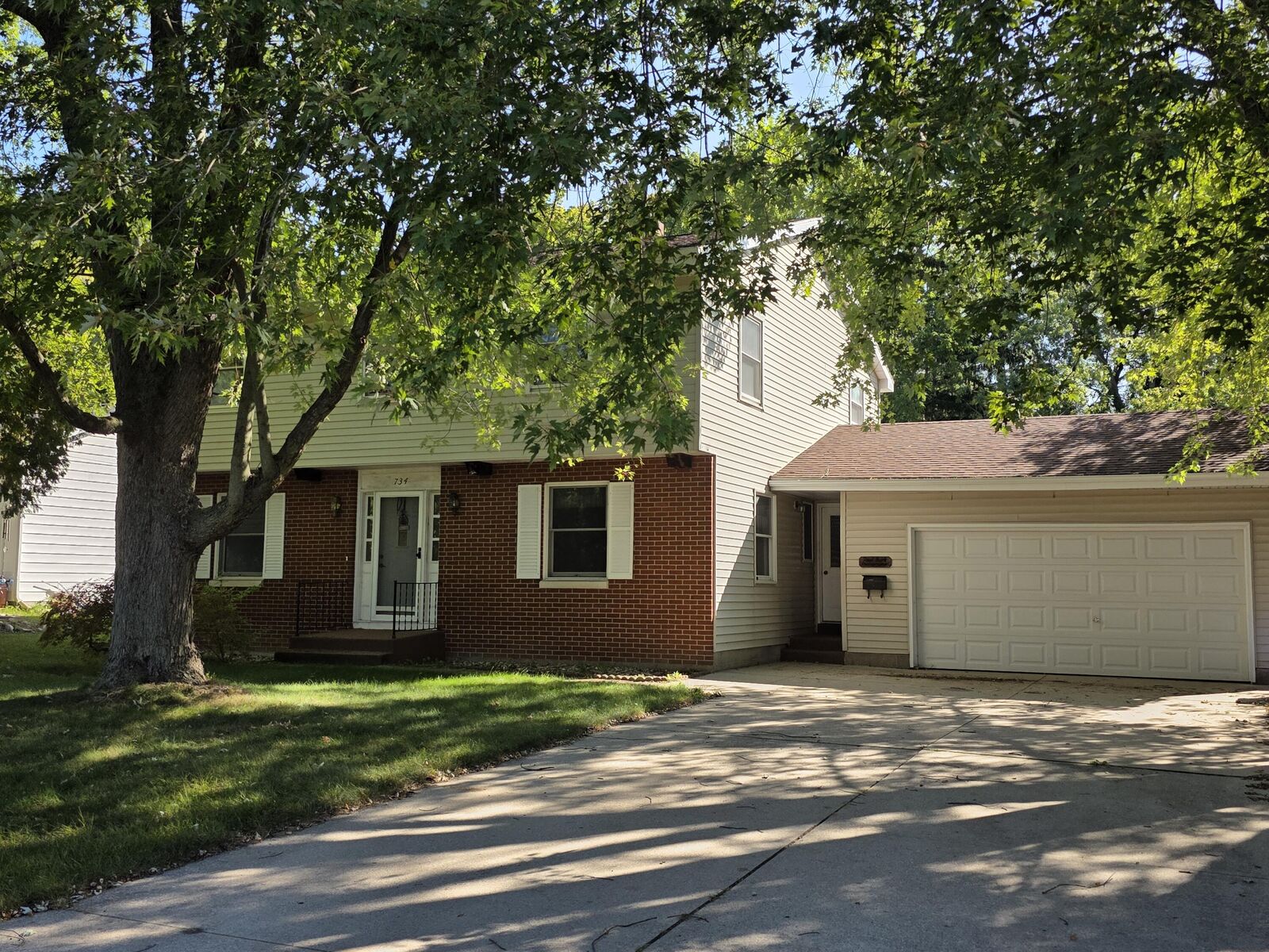 Property Photo: 734 N Stewart Avenue MI 49412