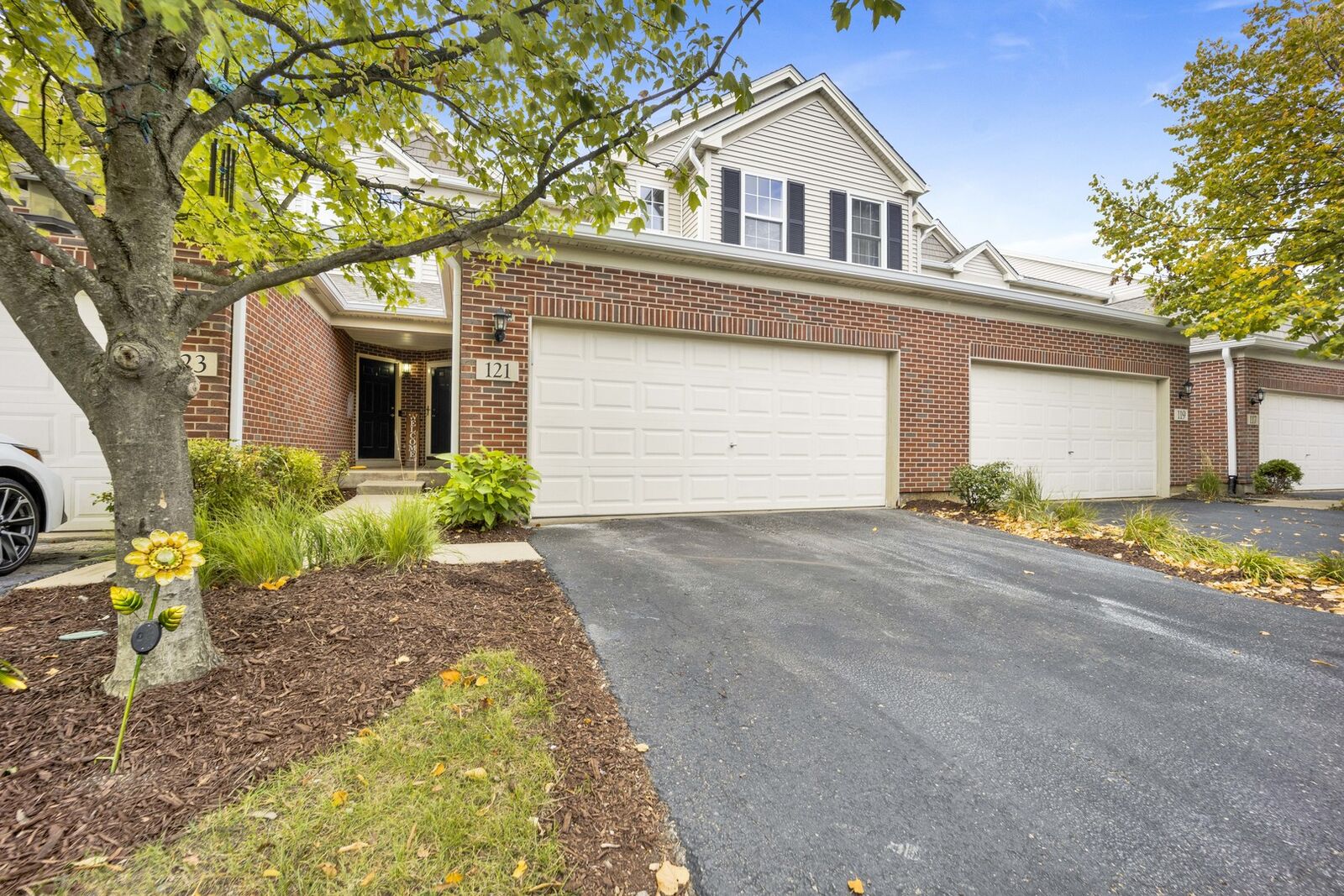 Property Photo:  121 Neutrenton Avenue  IL 60120 