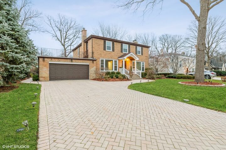 Property Photo:  6739 N Leroy Avenue  IL 60712 