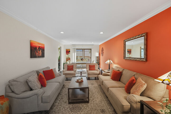 Property Photo:  321 Forestway Lane  IL 60090 