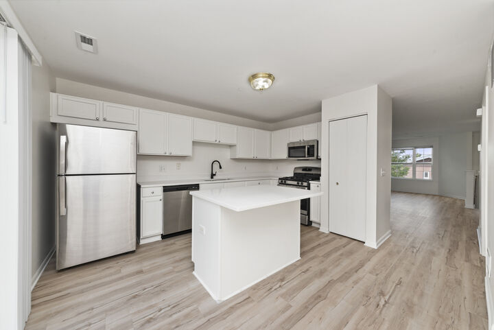 Property Photo:  1397 Carolyn Court 1397  IL 60560 