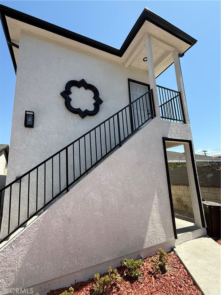 8618 Graham  Los Angeles CA 90002 photo