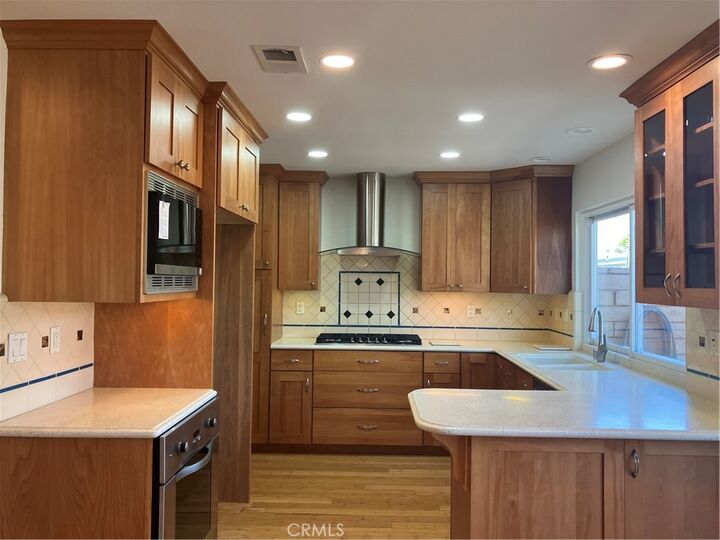Property Photo: 5042 Hampton Court CA 92683