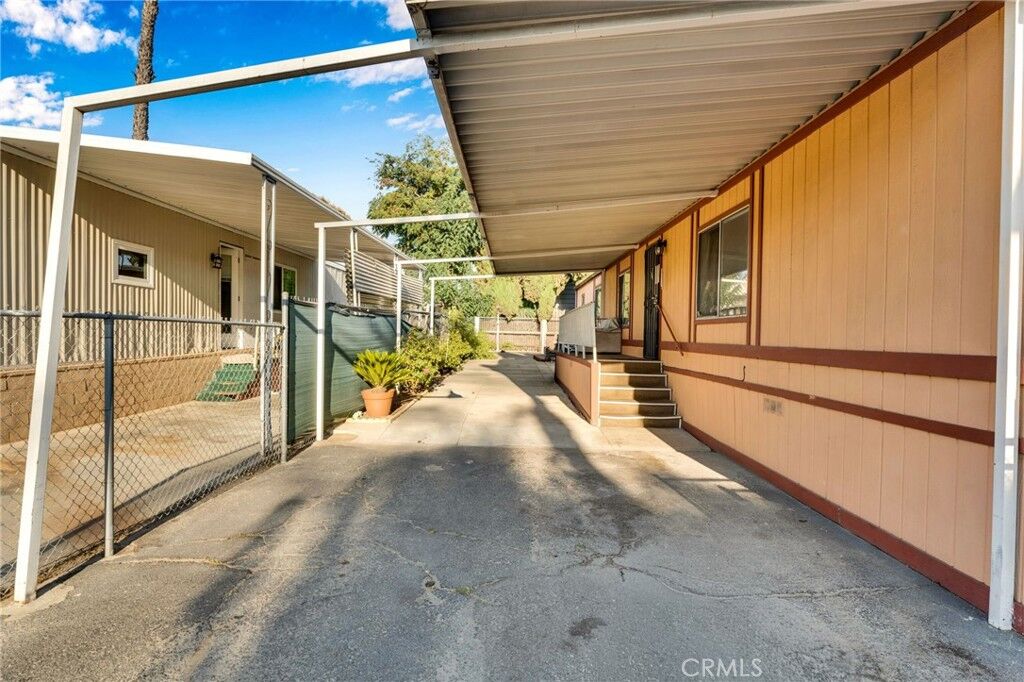 Property Photo:  1401 W 9th Street 75  CA 91766 