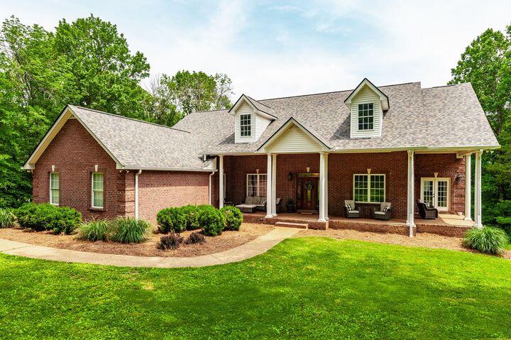 Property Photo: 311 Pond Dr TN 37066
