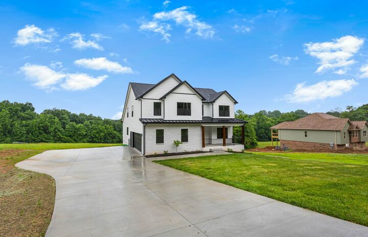 Property Photo:  983 Palmyra Rd  TN 37040 