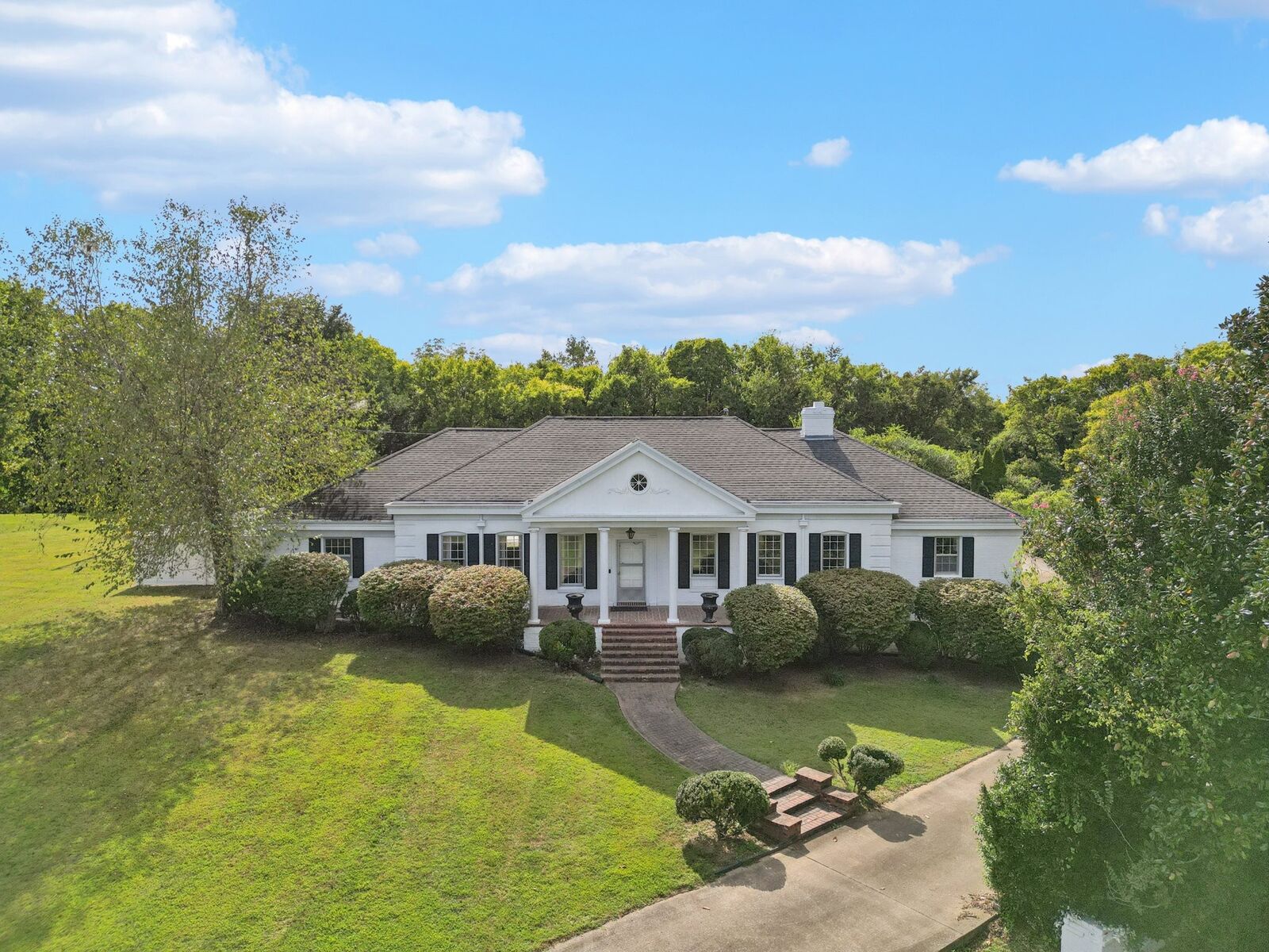 Property Photo:  708 S Brittain St  TN 37160 