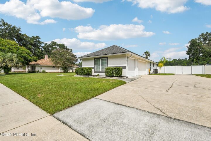 Property Photo:  1651 Sedgwick Drive  FL 32068 