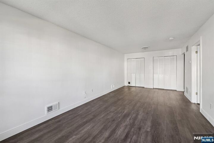 Property Photo:  707 Pepperidge Road  NJ 07430 
