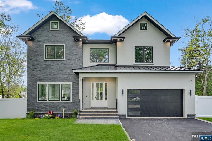 7 Canterbury Lane  Millburn NJ 07078 photo