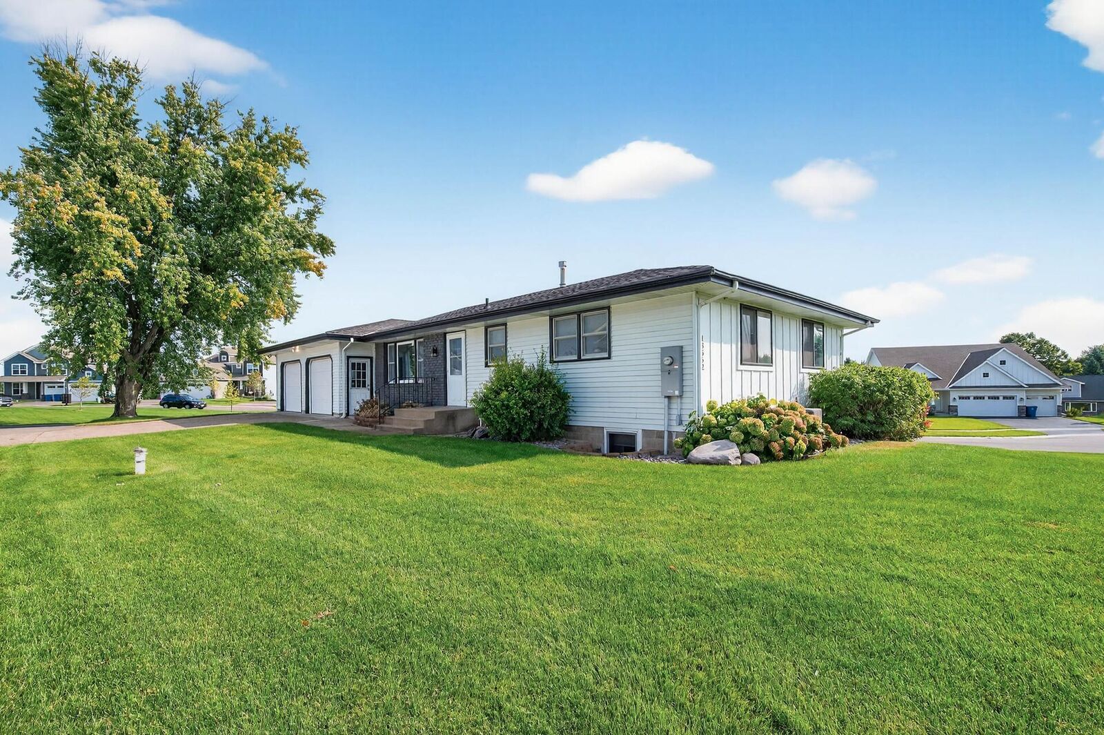 Property Photo:  13562 141st Avenue N  MN 55327 