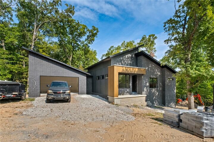 Property Photo:  5 Ayton Lane  AR 72714