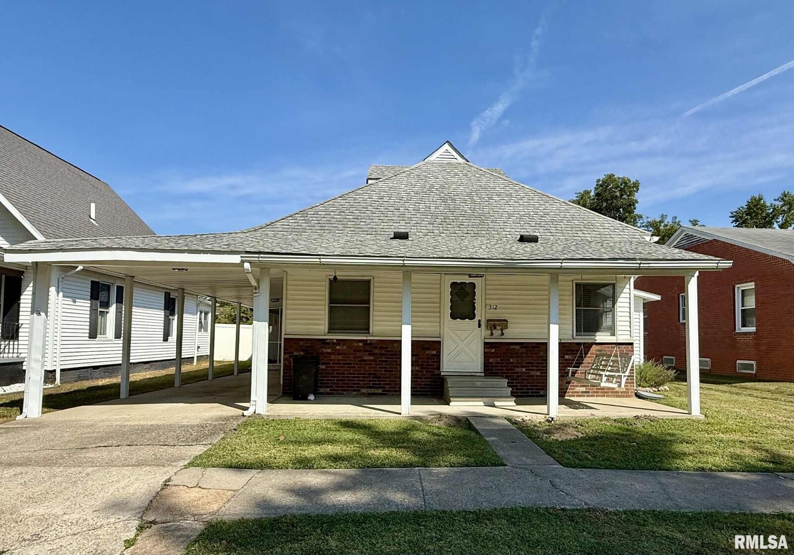 Property Photo: 312 N 11th Street IL 62948