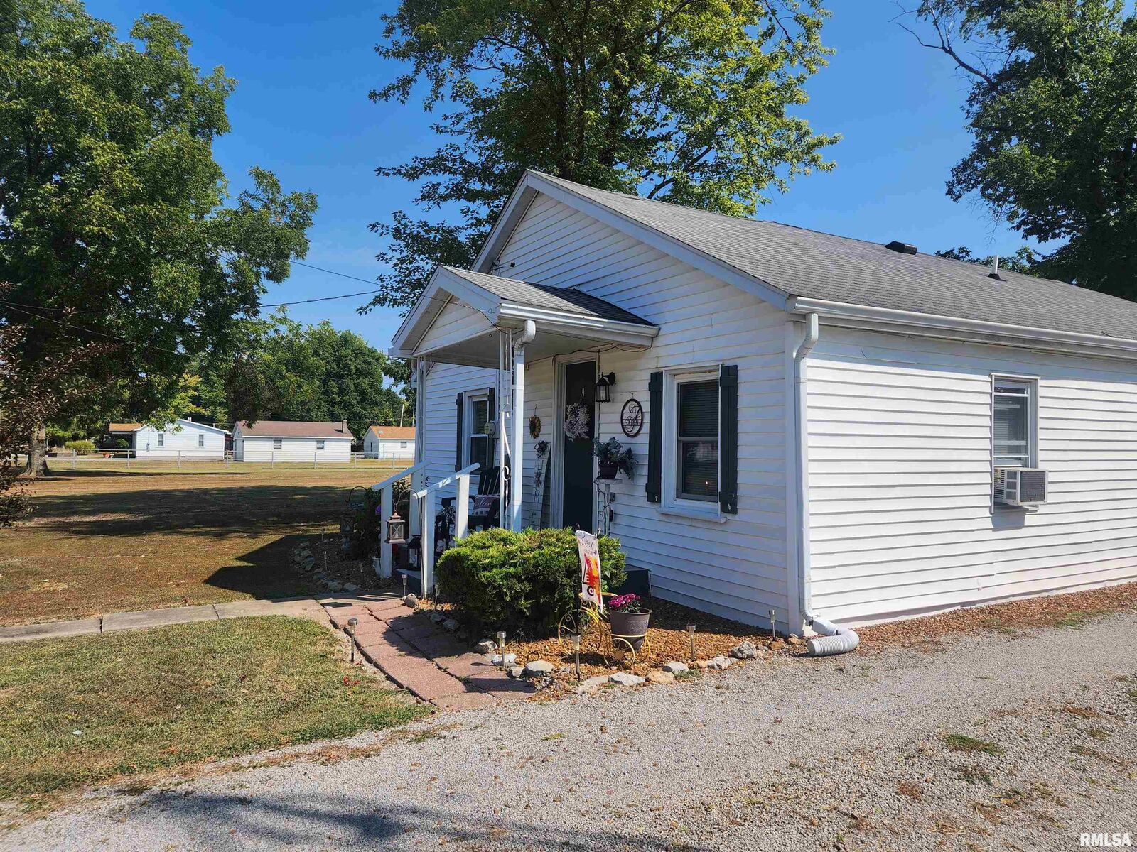 Property Photo: 118 Missouri Street IL 62274