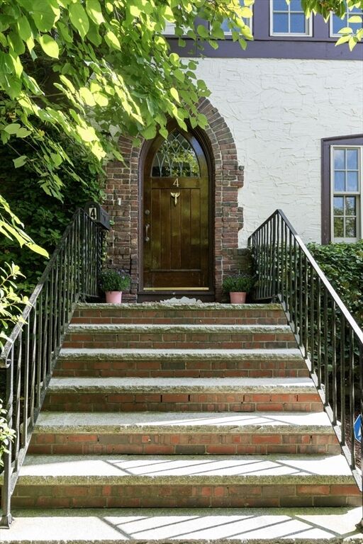 Property Photo:  4 Hosmer Cir  MA 02465 