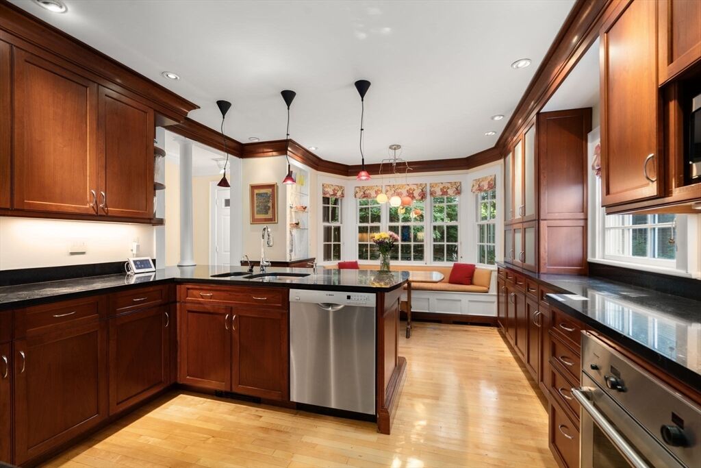 Property Photo:  4 Hosmer Cir  MA 02465 