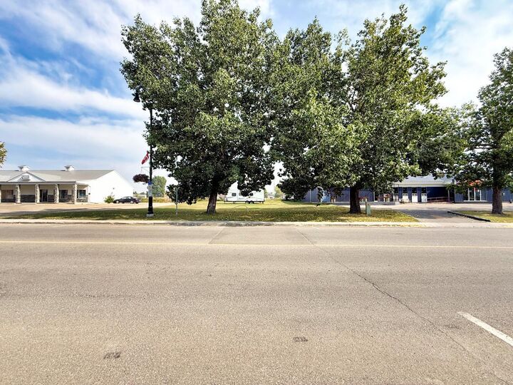 Property Photo:  5311 50 Avenue  AB T4H 1P4 