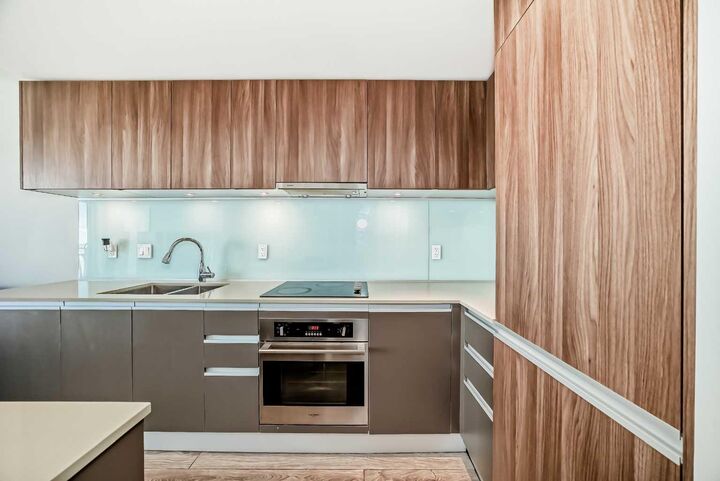 Property Photo: 1122 3 Street SE 2103 AB T2G 1H7