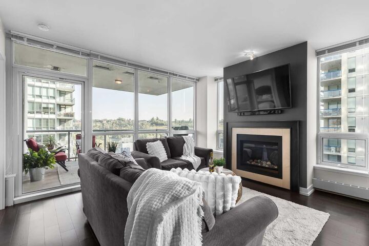 Property Photo:  222 Riverfront Avenue SW 923  AB T2P 0X2 