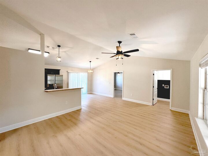 Property Photo: 6130 Ashton Woods Cir FL 32570