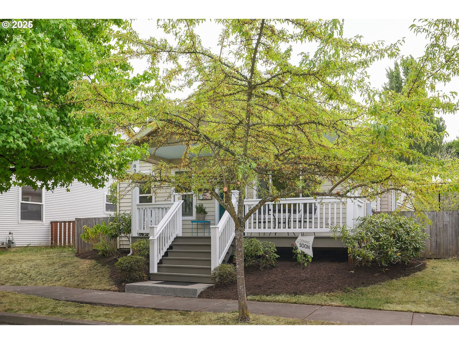 Property Photo:  8358 N Hendricks St  OR 97203 