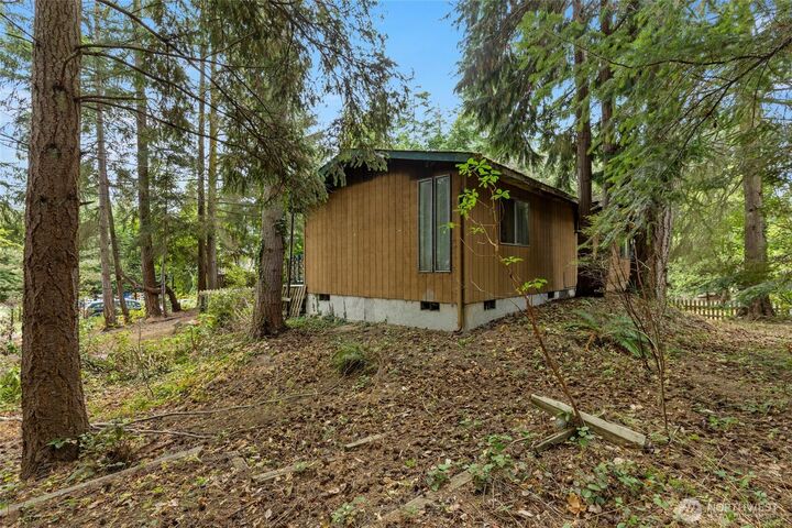 Property Photo:  1428  Lakewood Drive  WA 98282 