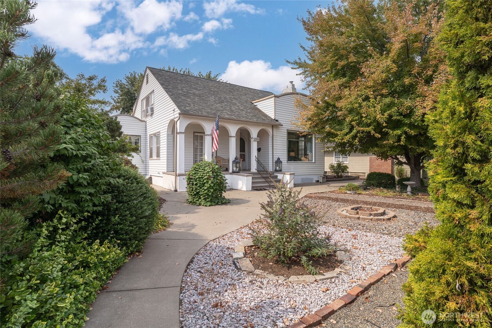 Property Photo:  106 N Franklin Avenue  WA 98801 