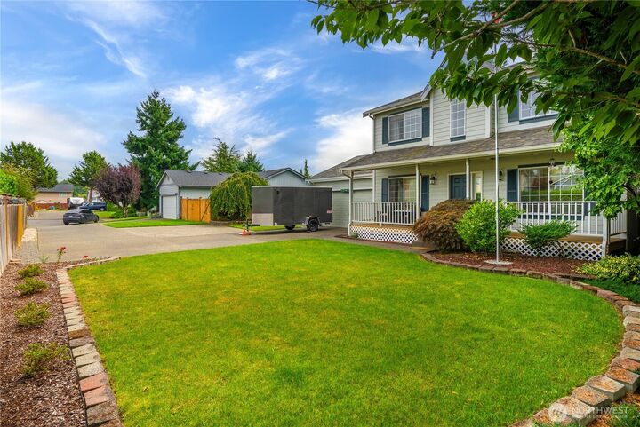 Property Photo:  20110  84th Avenue E  WA 98387 