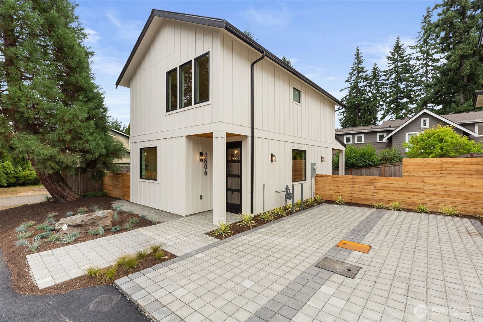 Property Photo:  1506  3rd Street  WA 98033 