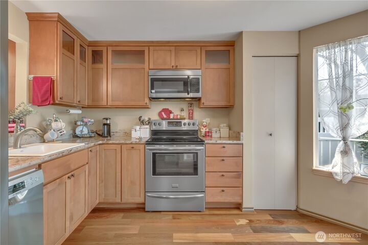 Property Photo:  5912 S 238th Court B5  WA 98032 