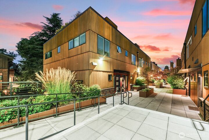 Property Photo: 3300 NE 65th Street 219 WA 98115