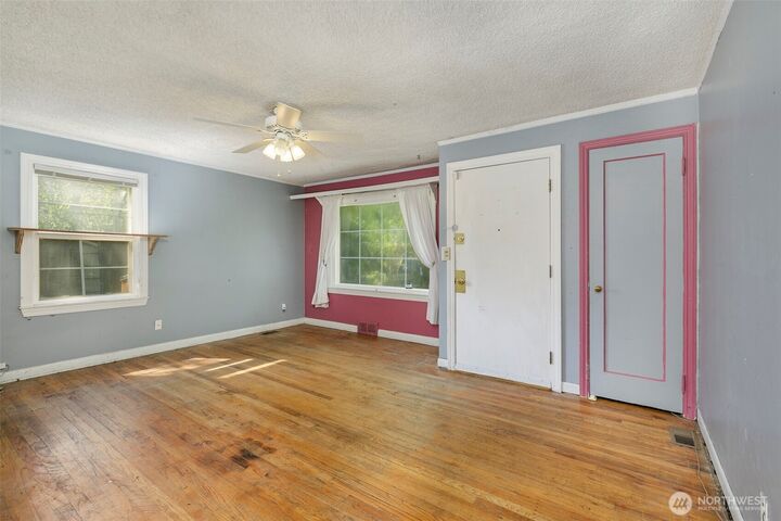 Property Photo: 12428 12th Avenue S WA 98168