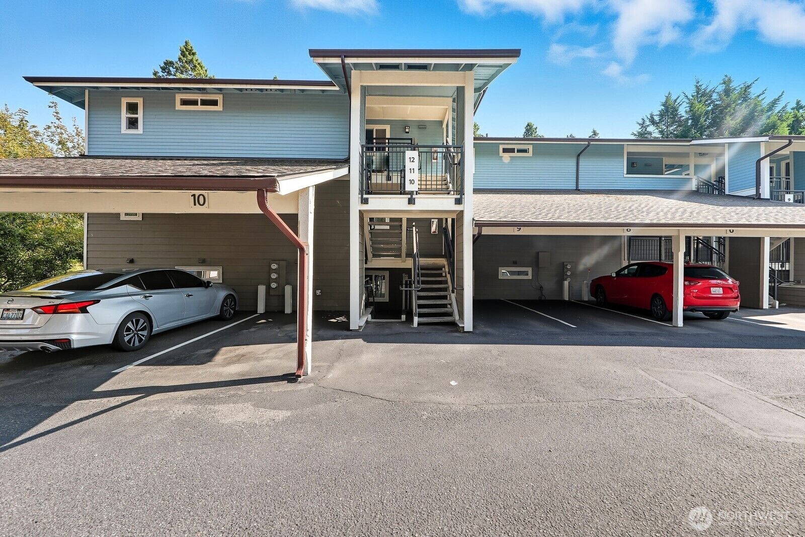 Property Photo: 7573 Old Redmond Road 12 WA 98052