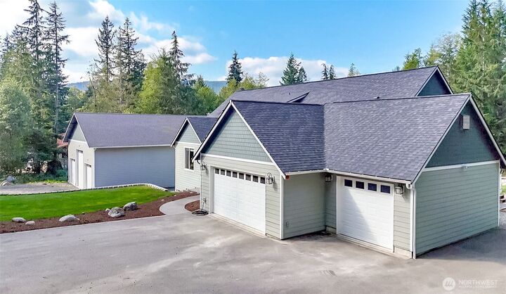 Property Photo: 36910 SE 191st Street WA 98038