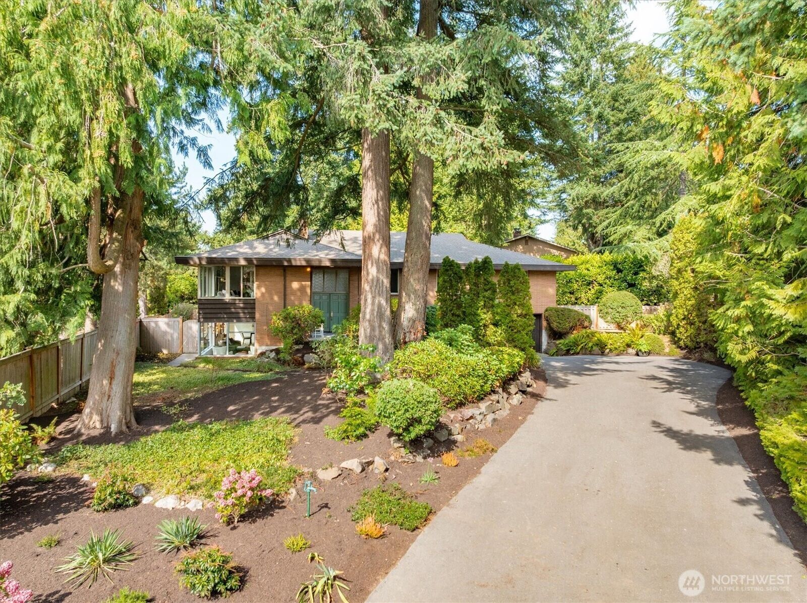 Property Photo: 422 NW 196th Place WA 98177