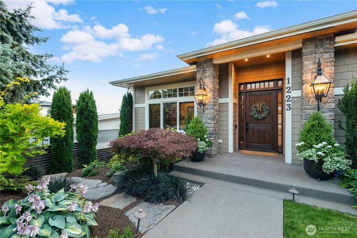 Property Photo: 1223 1st Street WA 98033
