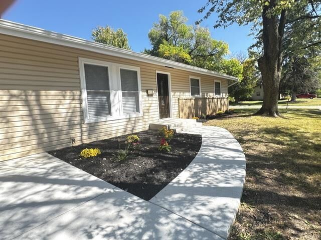 Property Photo: 4016 Dempster Avenue IL 61108