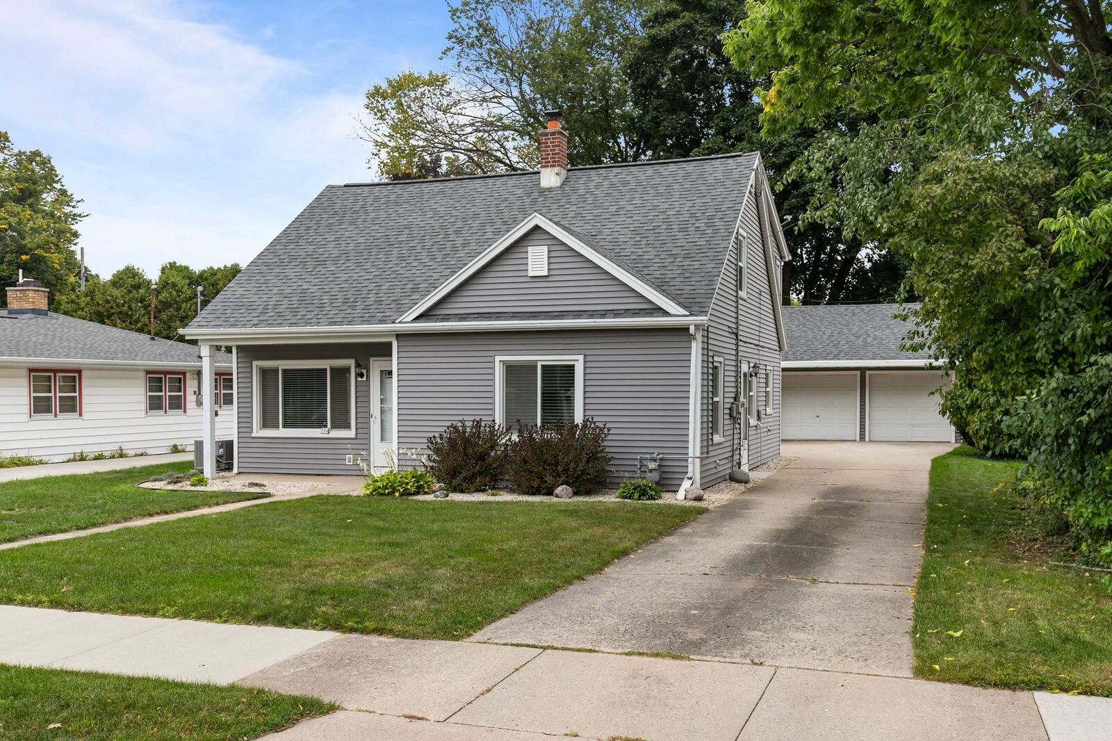 Property Photo: 724 Mitchell Street WI 54956