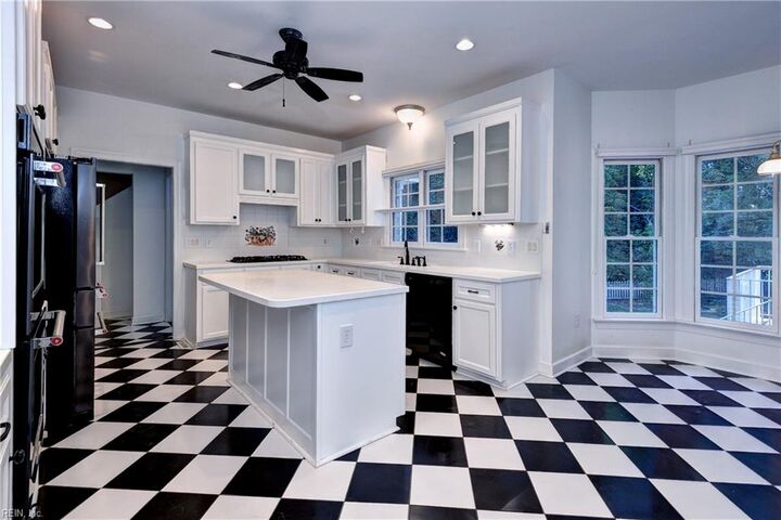 Property Photo:  125 Yorkshire Dr  VA 23185 