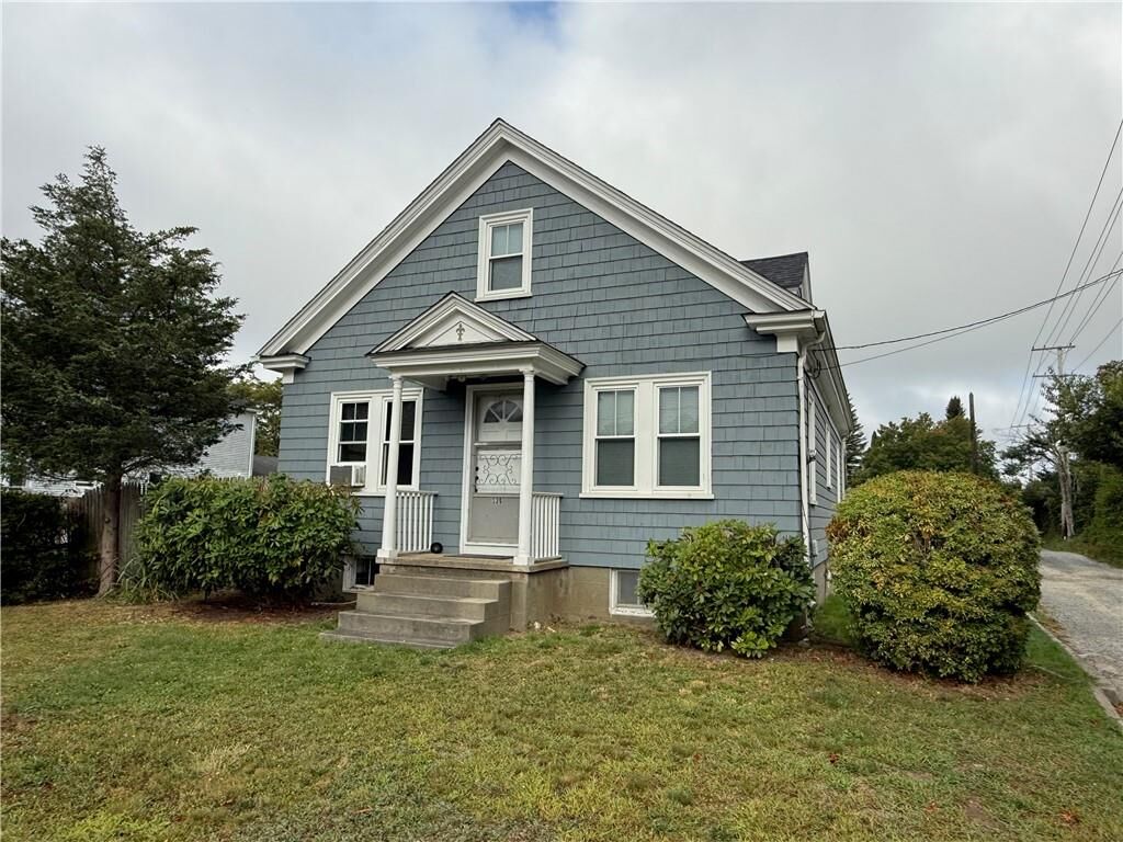Property Photo: 134 East Main Road RI 02871