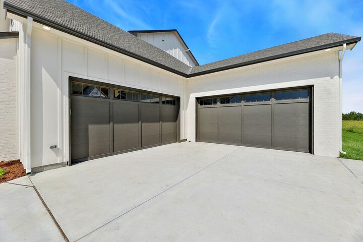 Property Photo:  3338 N Bedford Court  KS 67226 