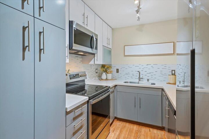 Property Photo:  1983 San Luis Avenue 33  CA 94043 