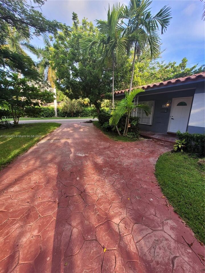 Property Photo:  1132 Moffett St  FL 33009 