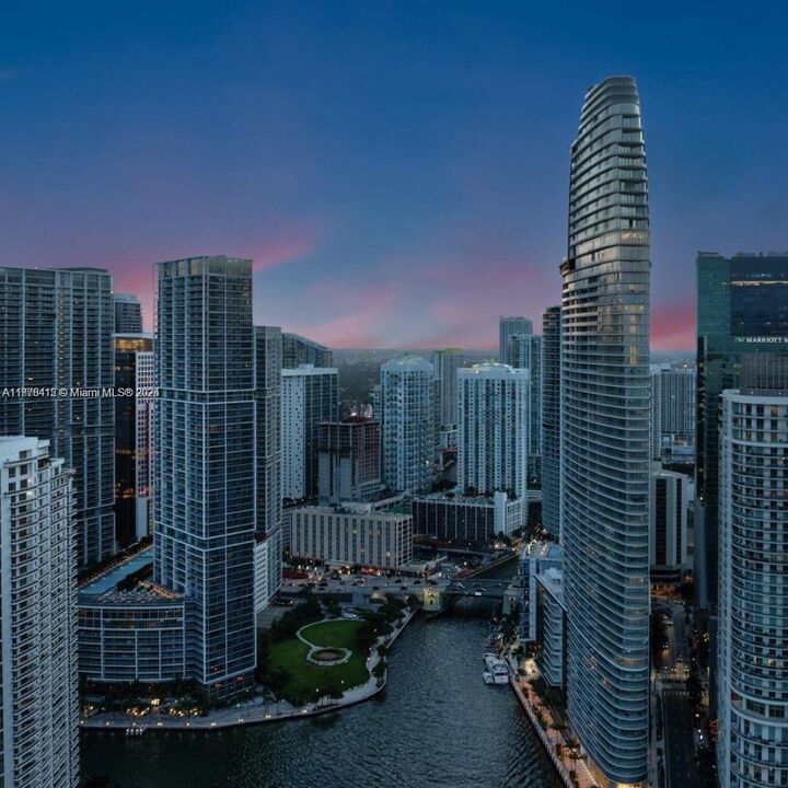 Property Photo:  300 Biscayne Blvd Way 2308  FL 33131 