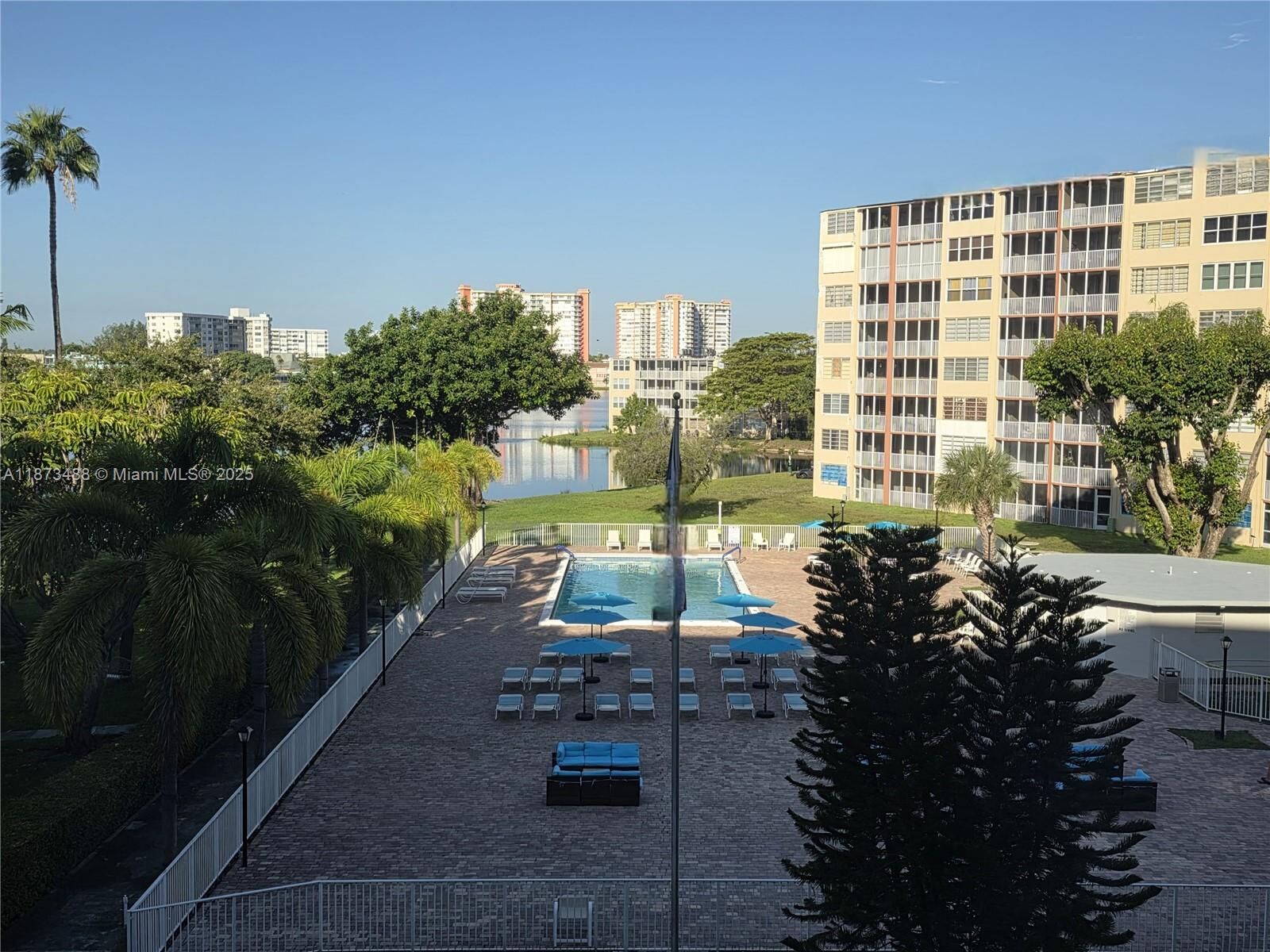 Property Photo: 1750 NE 191st St 418-3 FL 33179