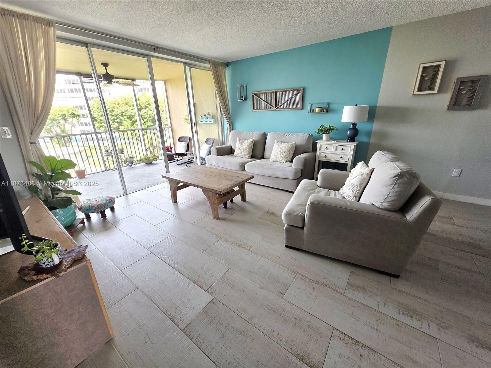 Property Photo:  1750 NE 191st St 418-3  FL 33179 