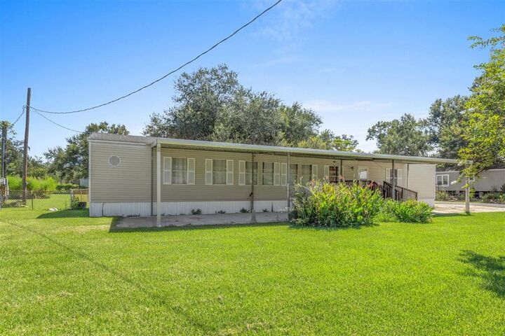 Property Photo: 1835 Bergeron Rd Road LA 70615
