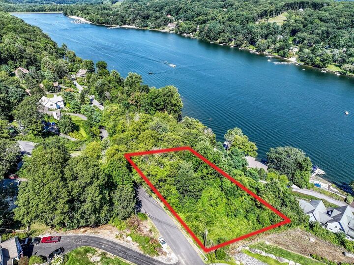 Property Photo: 22 Candlewood Common CT 06776